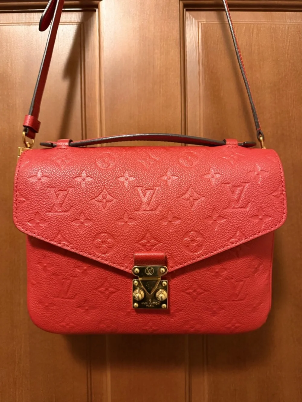 Louis Vuitton Red Empreinte Pochette Métis Satchel with Gold Hardware - Picture 9 of 17